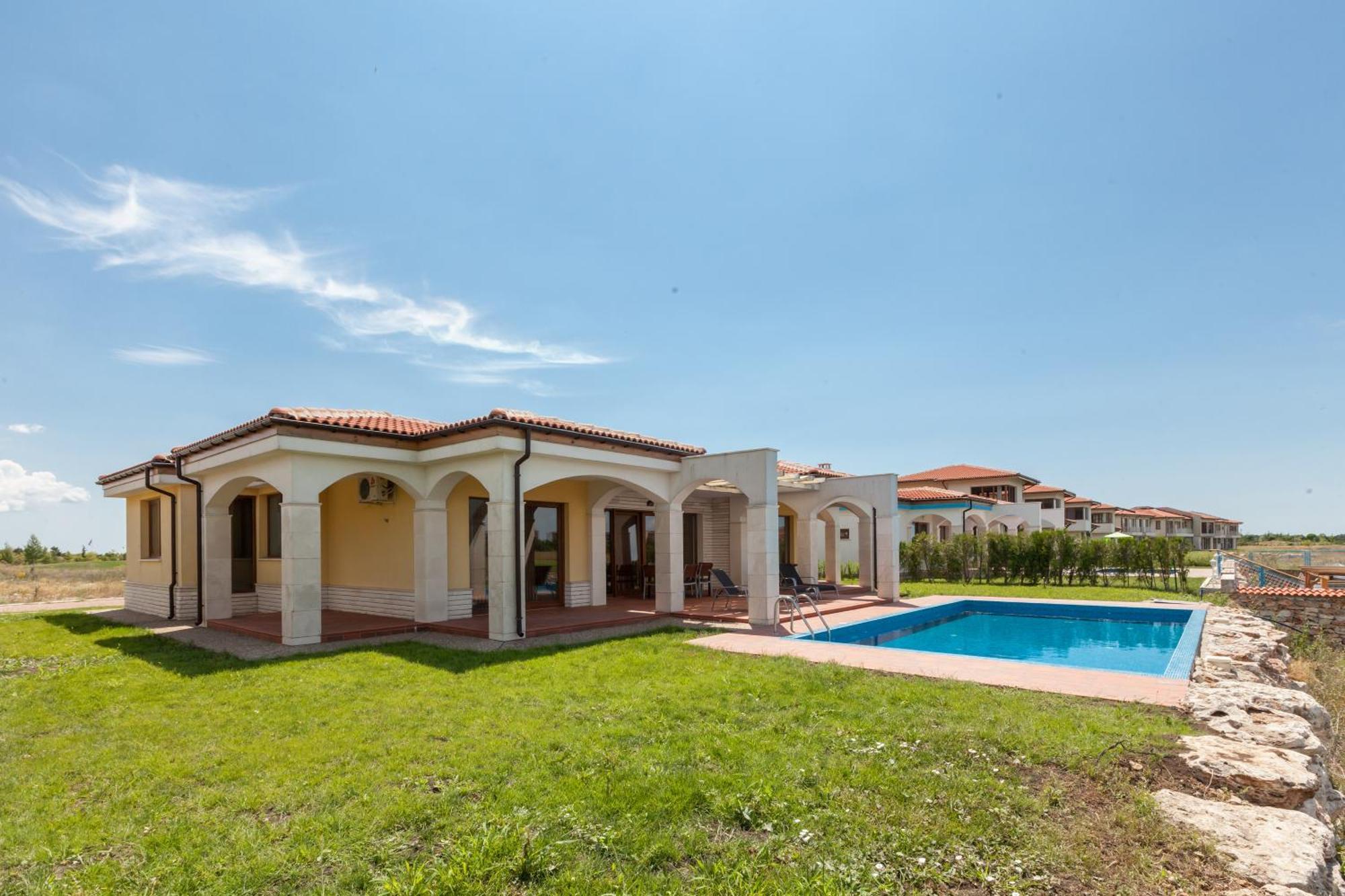Lighthouse Golf Resort Private Properties Балчик Номер фото